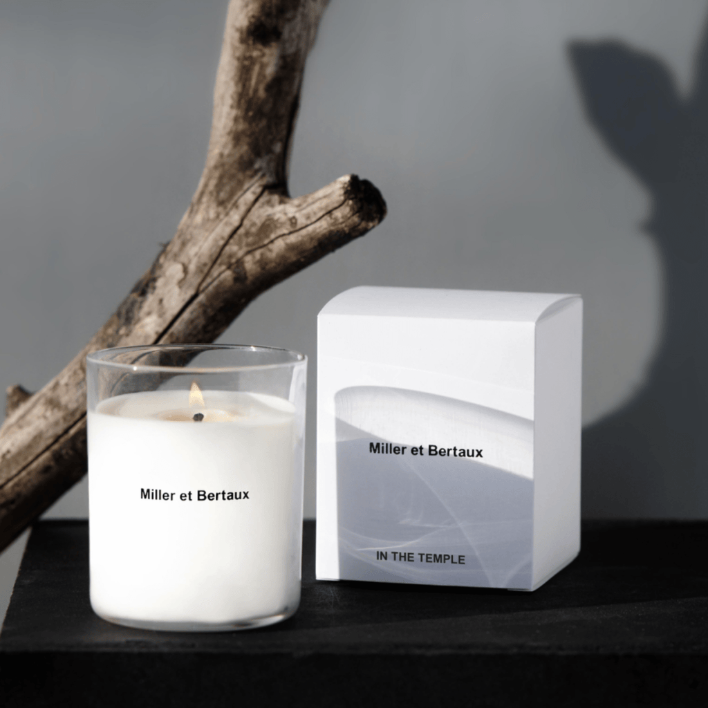 Miller et Bertaux Candle, In the Temple