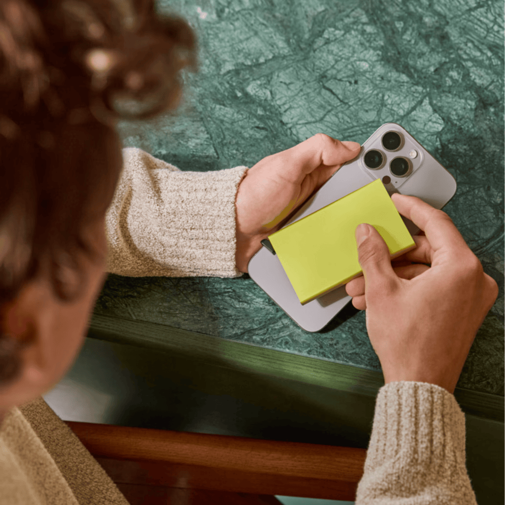 Secrid CardProtector for MagSafe, Lime