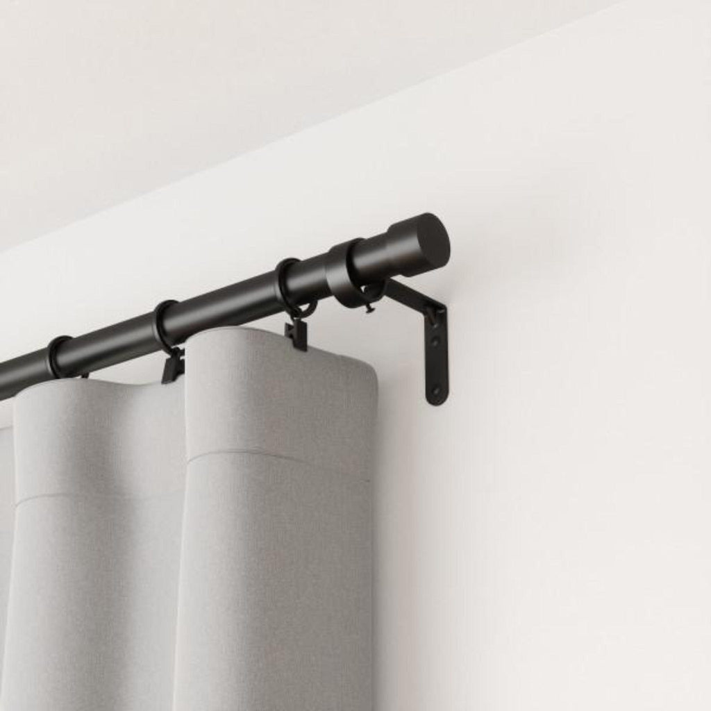 Umbra Cappa Curtain Rod, Black